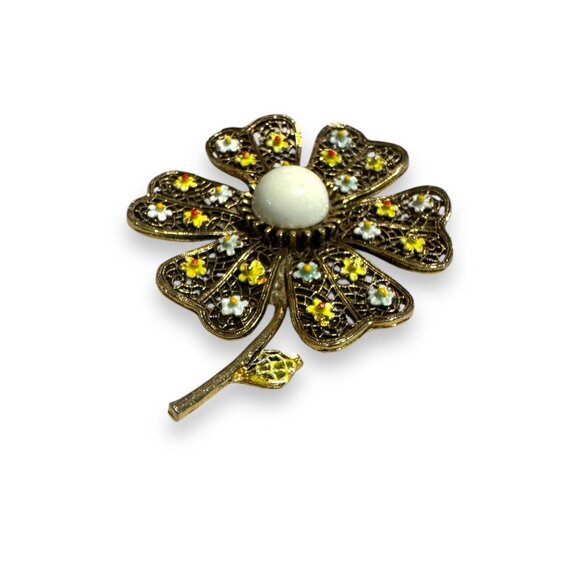 Vintage Art Deco Style Filigree Floral Brooch With White Acrylic Center & Enamel - Picture 2 of 8